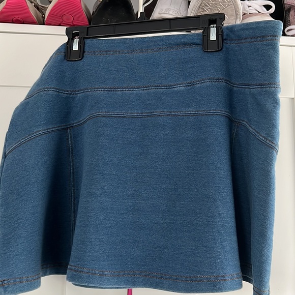 Juicy couture large indigo mini skirt NWT - Picture 4 of 5